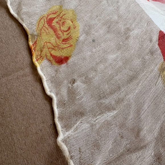 1950s Sheer Silk Floral Scarf Cream Red Yellow Rose - Picture 5 of 10